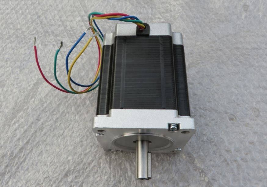 多臺步進(jìn)電機(jī)可以用一個驅(qū)動器控制嗎？